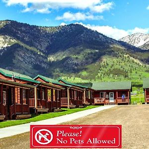 Wolf Den Log Cabin Motel And Rv Park